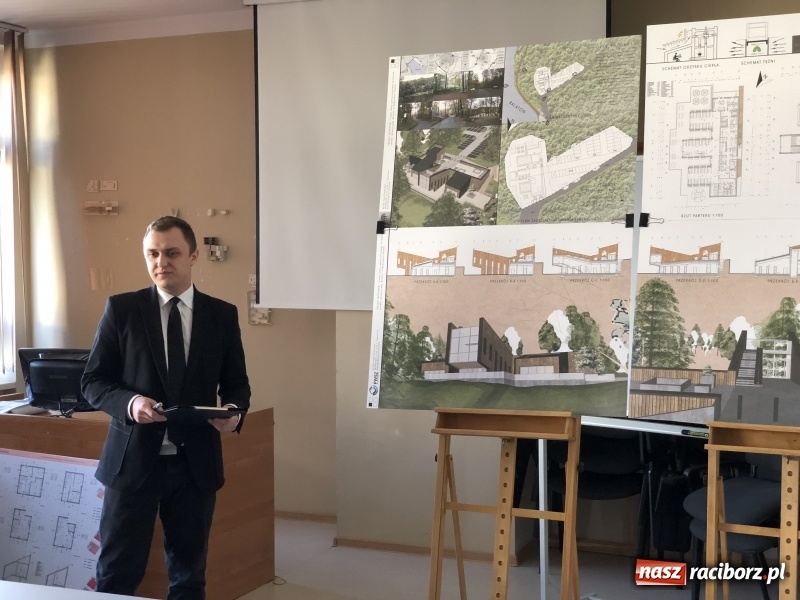 Zdjęcie w galerii na portalu naszraciborz.pl: W Instytucie Architektury PWSZ trwają obrony dyplomów inżynierskich  wiadomości z regionu
