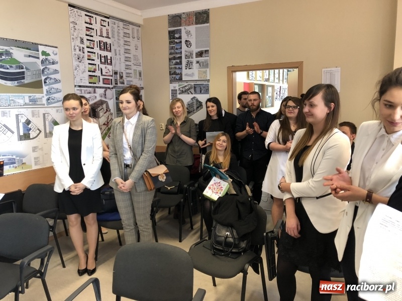 Zdjęcie w galerii na portalu naszraciborz.pl: W Instytucie Architektury PWSZ trwają obrony dyplomów inżynierskich  wiadomości z regionu