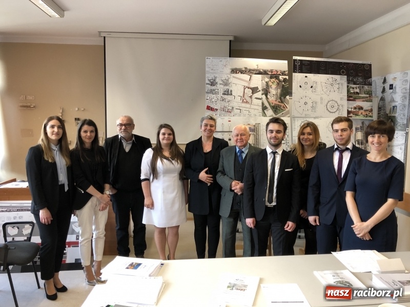 Zdjęcie w galerii na portalu naszraciborz.pl: W Instytucie Architektury PWSZ trwają obrony dyplomów inżynierskich  wiadomości z regionu