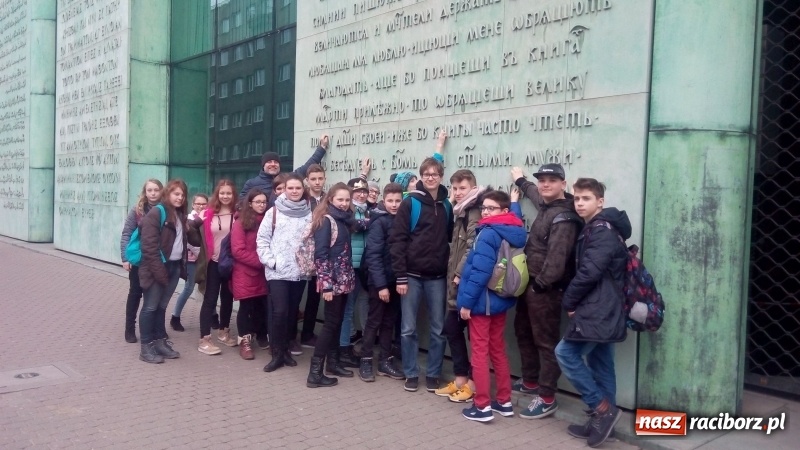 Zdjęcie w galerii na portalu naszraciborz.pl: Uczniowie z Rud bili rekord Guinnessa  wiadomości z regionu