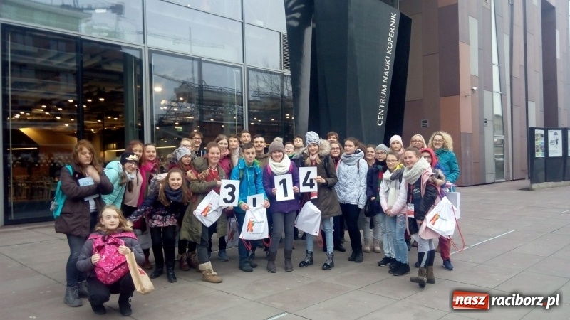 Zdjęcie w galerii na portalu naszraciborz.pl: Uczniowie z Rud bili rekord Guinnessa  wiadomości z regionu