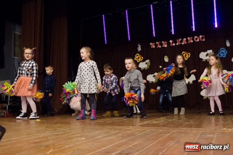 Zdjęcie w galerii na portalu naszraciborz.pl: Kiermasz Wielkanocny w Krzanowicach FOTO  wiadomości z regionu