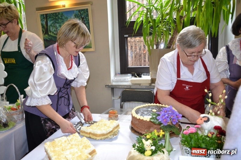 Zdjęcie w galerii na portalu naszraciborz.pl: Kiermasz Wielkanocny w Tworkowie WIDEO wiadomości z regionu