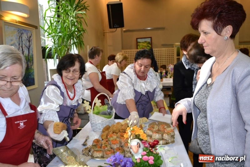 Zdjęcie w galerii na portalu naszraciborz.pl: Kiermasz Wielkanocny w Tworkowie WIDEO wiadomości z regionu