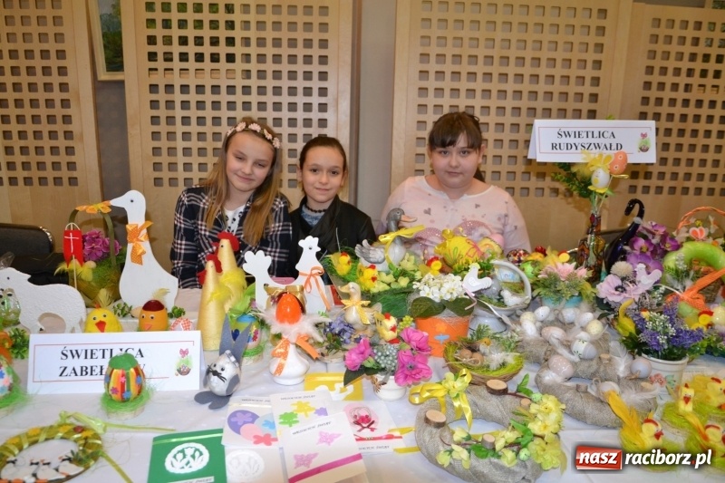 Zdjęcie w galerii na portalu naszraciborz.pl: Kiermasz Wielkanocny w Tworkowie WIDEO wiadomości z regionu