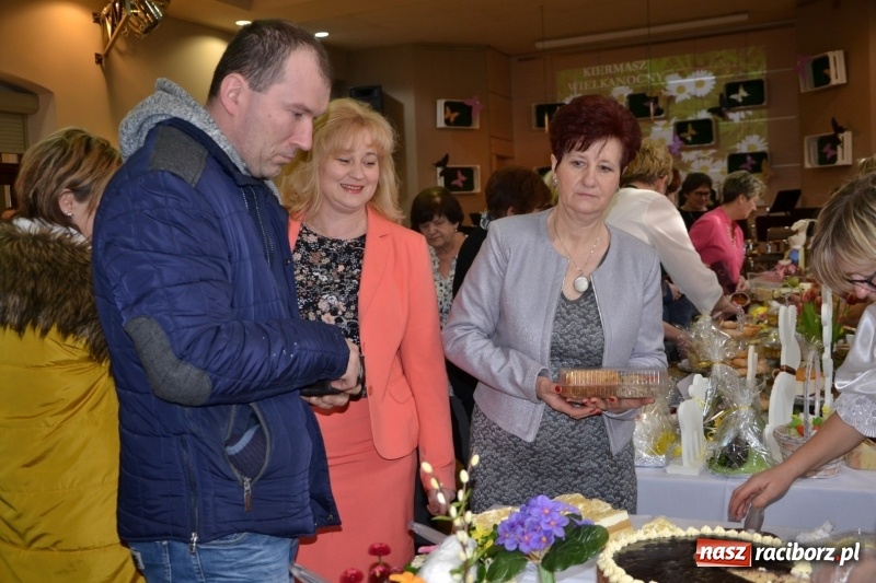 Zdjęcie w galerii na portalu naszraciborz.pl: Kiermasz Wielkanocny w Tworkowie WIDEO wiadomości z regionu