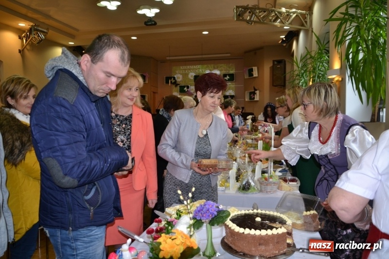 Zdjęcie w galerii na portalu naszraciborz.pl: Kiermasz Wielkanocny w Tworkowie WIDEO wiadomości z regionu