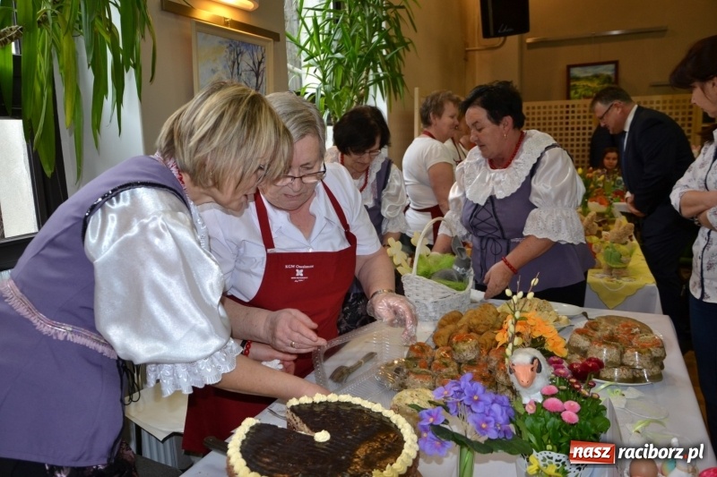 Zdjęcie w galerii na portalu naszraciborz.pl: Kiermasz Wielkanocny w Tworkowie WIDEO wiadomości z regionu