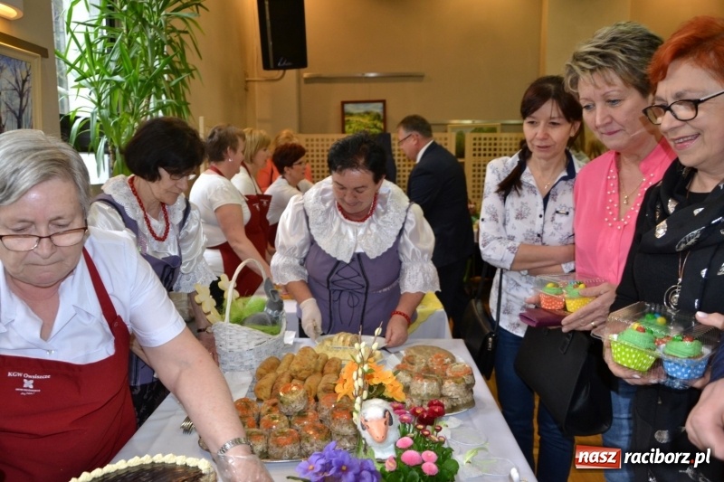 Zdjęcie w galerii na portalu naszraciborz.pl: Kiermasz Wielkanocny w Tworkowie WIDEO wiadomości z regionu
