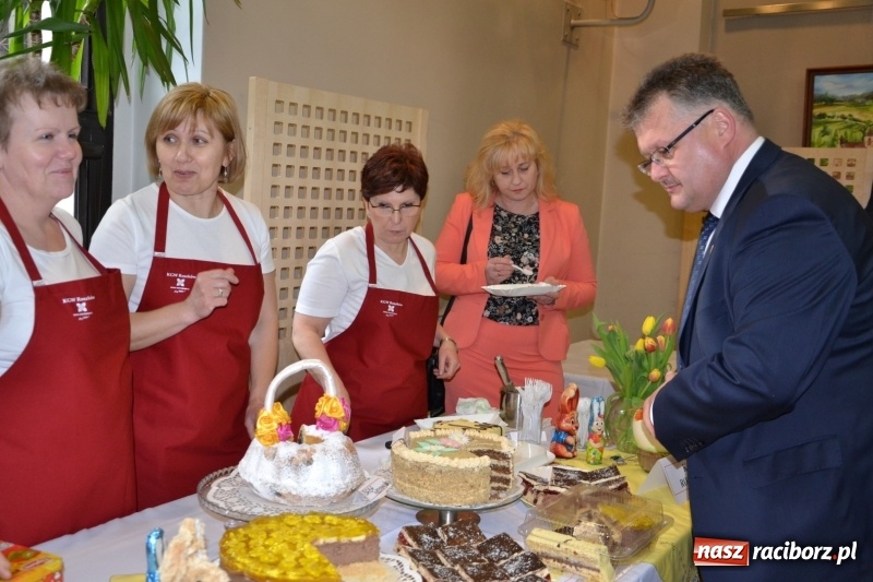 Zdjęcie w galerii na portalu naszraciborz.pl: Kiermasz Wielkanocny w Tworkowie WIDEO wiadomości z regionu