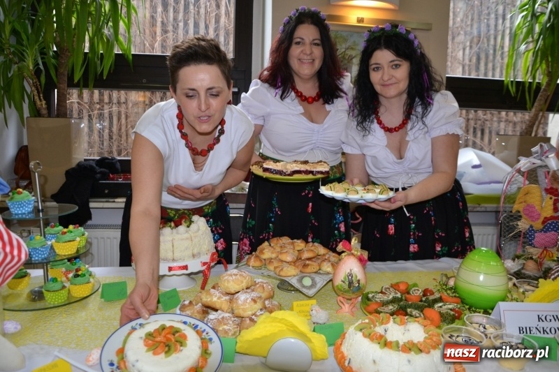 Zdjęcie w galerii na portalu naszraciborz.pl: Kiermasz Wielkanocny w Tworkowie WIDEO wiadomości z regionu