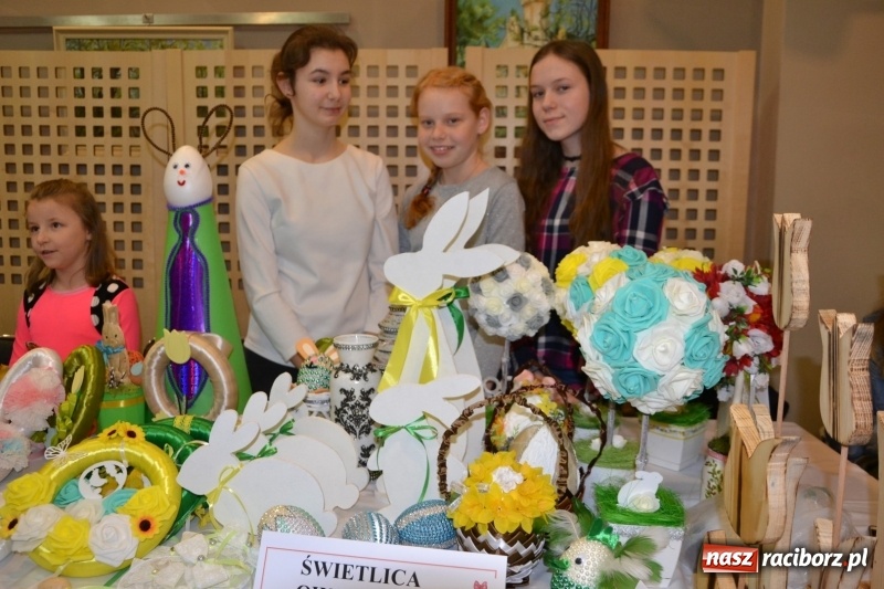 Zdjęcie w galerii na portalu naszraciborz.pl: Kiermasz Wielkanocny w Tworkowie WIDEO wiadomości z regionu