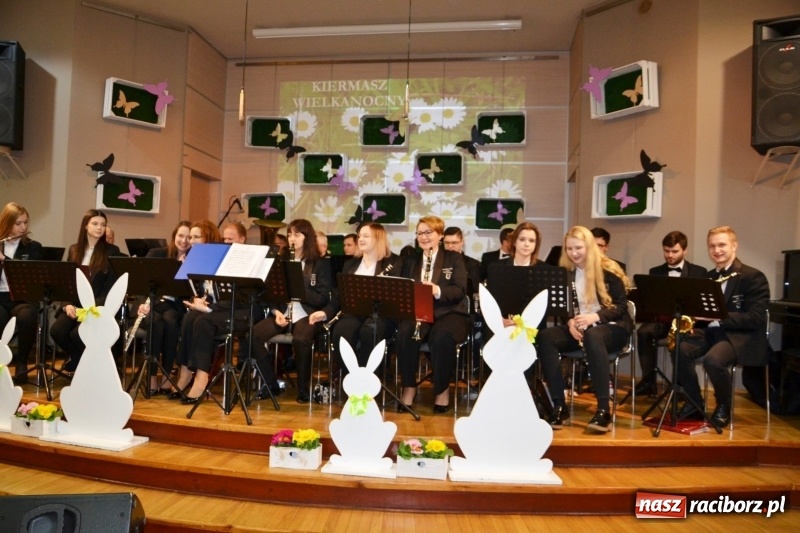 Zdjęcie w galerii na portalu naszraciborz.pl: Kiermasz Wielkanocny w Tworkowie WIDEO wiadomości z regionu