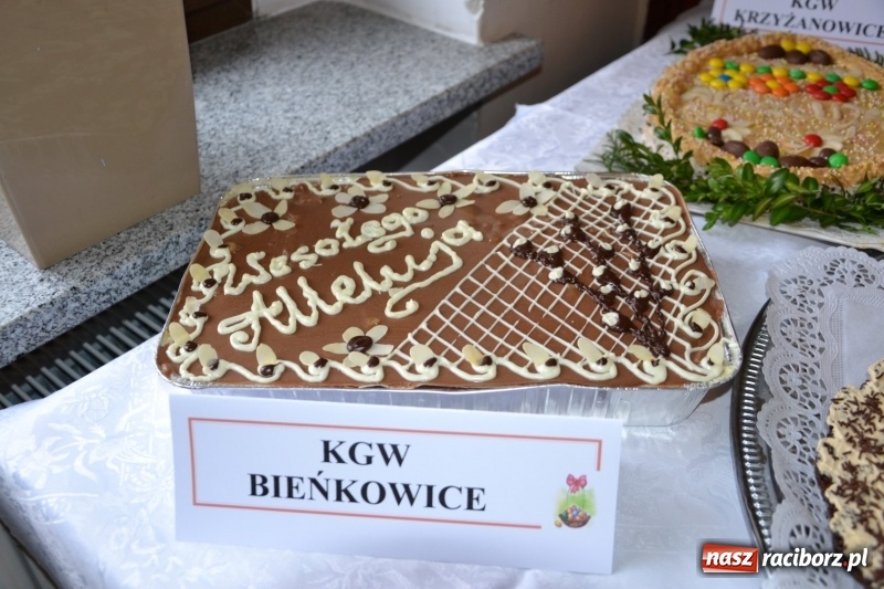 Zdjęcie w galerii na portalu naszraciborz.pl: Kiermasz Wielkanocny w Tworkowie WIDEO wiadomości z regionu