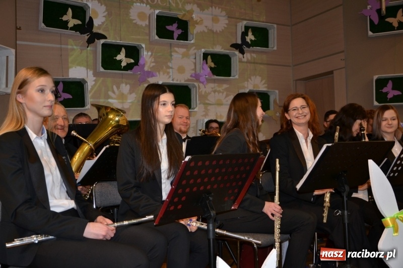 Zdjęcie w galerii na portalu naszraciborz.pl: Kiermasz Wielkanocny w Tworkowie WIDEO wiadomości z regionu