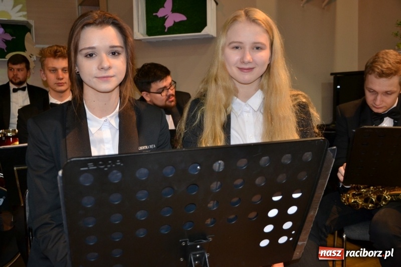 Zdjęcie w galerii na portalu naszraciborz.pl: Kiermasz Wielkanocny w Tworkowie WIDEO wiadomości z regionu