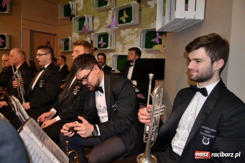 Zdjęcie w galerii na portalu naszraciborz.pl: Kiermasz Wielkanocny w Tworkowie WIDEO wiadomości z regionu