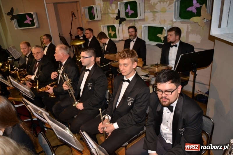 Zdjęcie w galerii na portalu naszraciborz.pl: Kiermasz Wielkanocny w Tworkowie WIDEO wiadomości z regionu