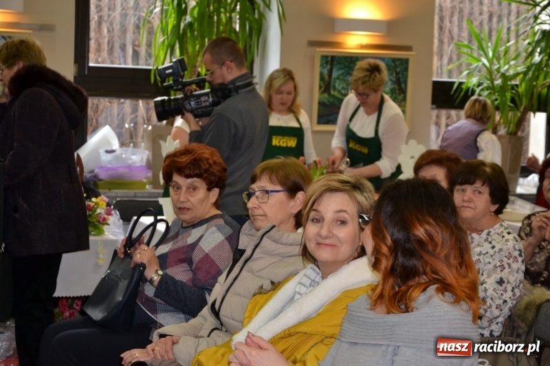 Zdjęcie w galerii na portalu naszraciborz.pl: Kiermasz Wielkanocny w Tworkowie WIDEO wiadomości z regionu