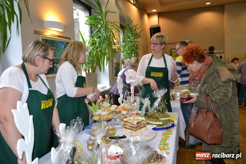 Zdjęcie w galerii na portalu naszraciborz.pl: Kiermasz Wielkanocny w Tworkowie WIDEO wiadomości z regionu