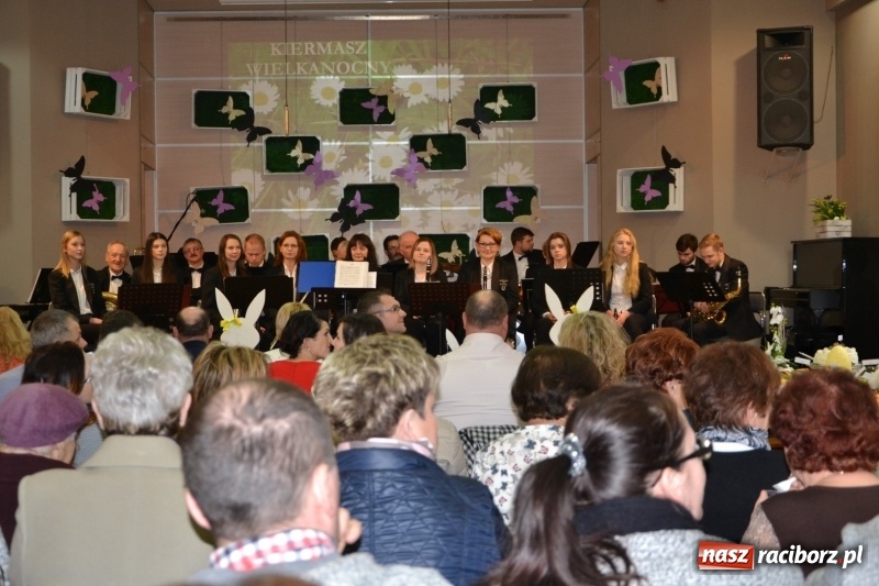 Zdjęcie w galerii na portalu naszraciborz.pl: Kiermasz Wielkanocny w Tworkowie WIDEO wiadomości z regionu