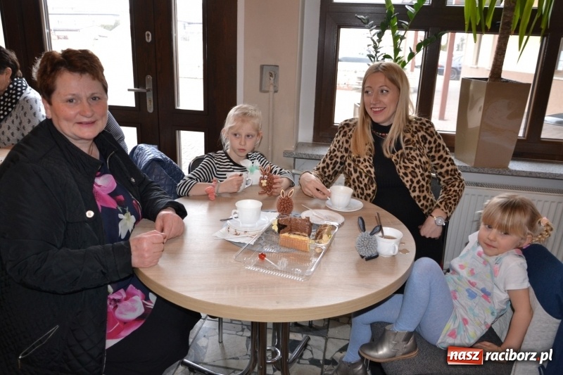 Zdjęcie w galerii na portalu naszraciborz.pl: Kiermasz Wielkanocny w Tworkowie WIDEO wiadomości z regionu