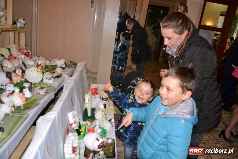 Zdjęcie w galerii na portalu naszraciborz.pl: Kiermasz Wielkanocny w Tworkowie WIDEO wiadomości z regionu