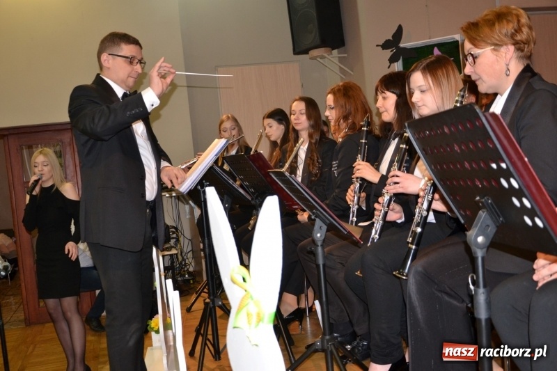 Zdjęcie w galerii na portalu naszraciborz.pl: Kiermasz Wielkanocny w Tworkowie WIDEO wiadomości z regionu