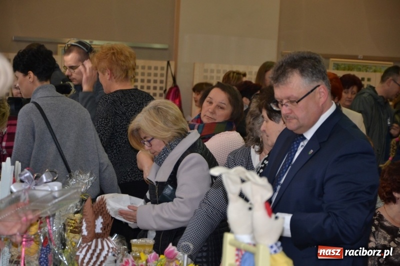 Zdjęcie w galerii na portalu naszraciborz.pl: Kiermasz Wielkanocny w Tworkowie WIDEO wiadomości z regionu