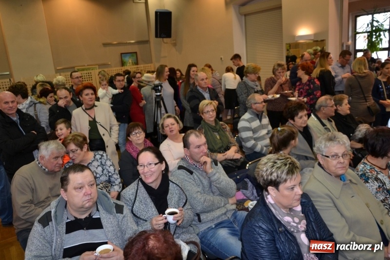 Zdjęcie w galerii na portalu naszraciborz.pl: Kiermasz Wielkanocny w Tworkowie WIDEO wiadomości z regionu