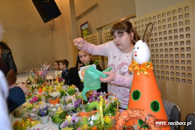 Zdjęcie w galerii na portalu naszraciborz.pl: Kiermasz Wielkanocny w Tworkowie WIDEO wiadomości z regionu