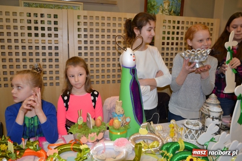 Zdjęcie w galerii na portalu naszraciborz.pl: Kiermasz Wielkanocny w Tworkowie WIDEO wiadomości z regionu
