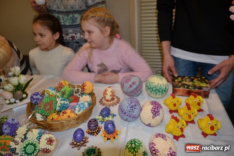 Zdjęcie w galerii na portalu naszraciborz.pl: Kiermasz Wielkanocny w Tworkowie WIDEO wiadomości z regionu