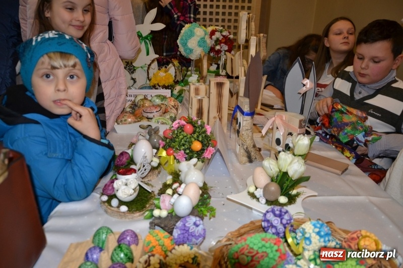 Zdjęcie w galerii na portalu naszraciborz.pl: Kiermasz Wielkanocny w Tworkowie WIDEO wiadomości z regionu