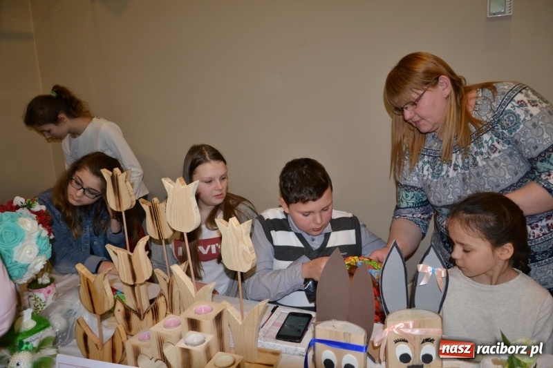Zdjęcie w galerii na portalu naszraciborz.pl: Kiermasz Wielkanocny w Tworkowie WIDEO wiadomości z regionu