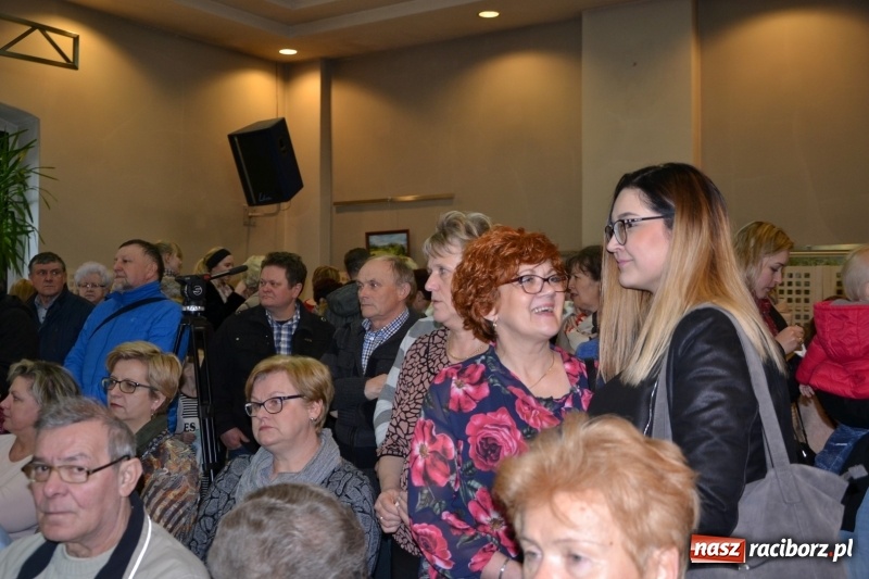 Zdjęcie w galerii na portalu naszraciborz.pl: Kiermasz Wielkanocny w Tworkowie WIDEO wiadomości z regionu