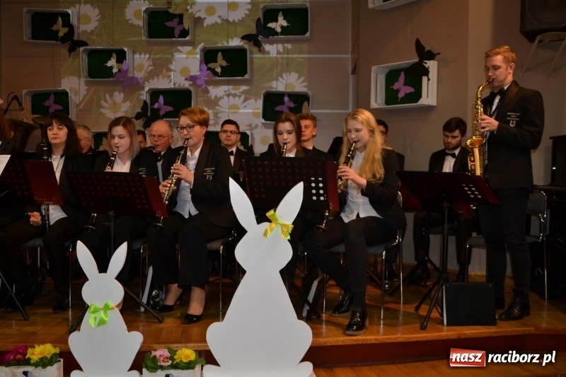 Zdjęcie w galerii na portalu naszraciborz.pl: Kiermasz Wielkanocny w Tworkowie WIDEO wiadomości z regionu