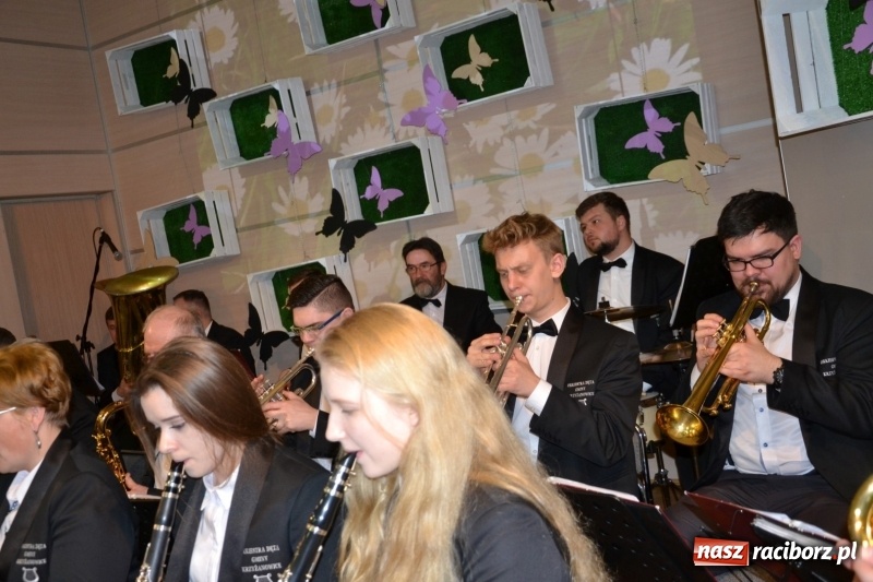 Zdjęcie w galerii na portalu naszraciborz.pl: Kiermasz Wielkanocny w Tworkowie WIDEO wiadomości z regionu