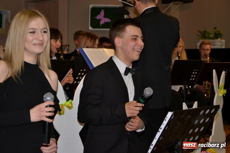 Zdjęcie w galerii na portalu naszraciborz.pl: Kiermasz Wielkanocny w Tworkowie WIDEO wiadomości z regionu