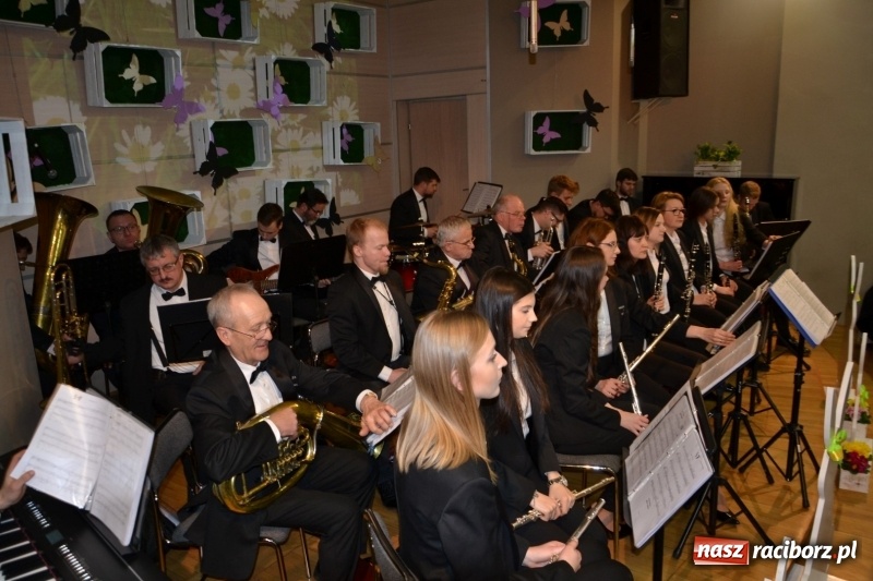 Zdjęcie w galerii na portalu naszraciborz.pl: Kiermasz Wielkanocny w Tworkowie WIDEO wiadomości z regionu