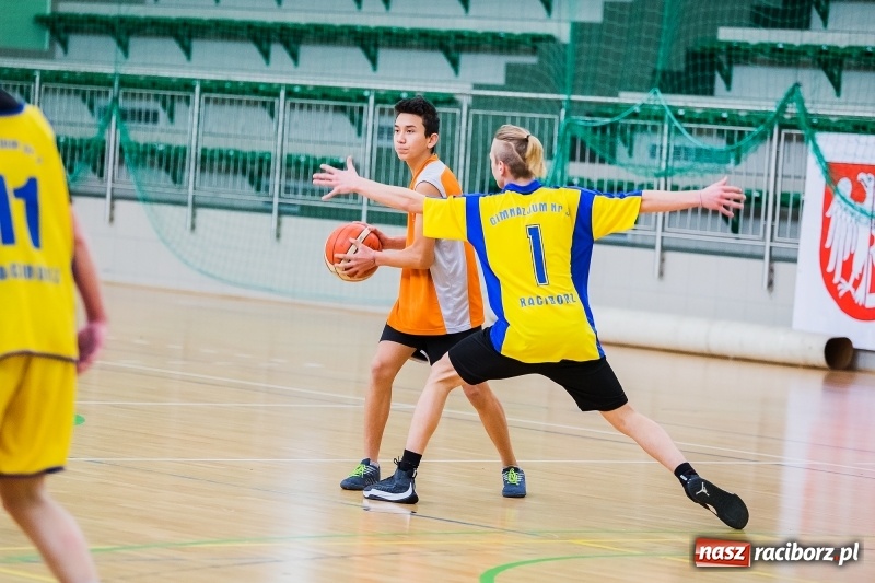 Zdjęcie w galerii na portalu naszraciborz.pl: Finały miejskie w koszykówce chłopców szkół podstawowych wiadomości z regionu