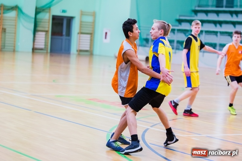 Zdjęcie w galerii na portalu naszraciborz.pl: Finały miejskie w koszykówce chłopców szkół podstawowych wiadomości z regionu