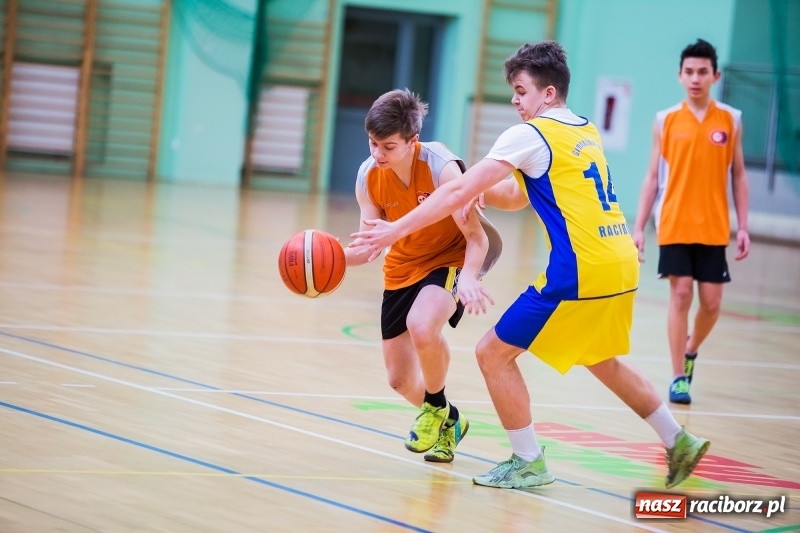 Zdjęcie w galerii na portalu naszraciborz.pl: Finały miejskie w koszykówce chłopców szkół podstawowych wiadomości z regionu