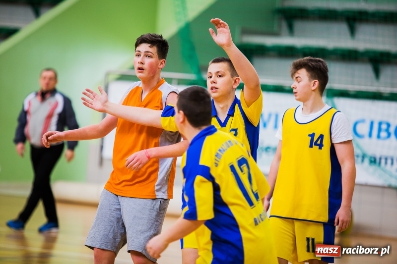 Zdjęcie w galerii na portalu naszraciborz.pl: Finały miejskie w koszykówce chłopców szkół podstawowych wiadomości z regionu