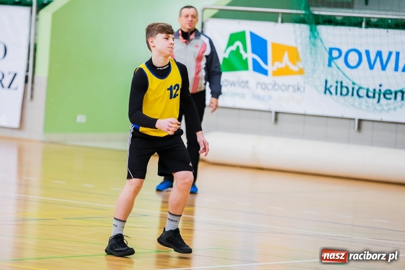 Zdjęcie w galerii na portalu naszraciborz.pl: Finały miejskie w koszykówce chłopców szkół podstawowych wiadomości z regionu
