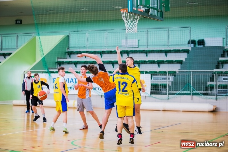 Zdjęcie w galerii na portalu naszraciborz.pl: Finały miejskie w koszykówce chłopców szkół podstawowych wiadomości z regionu