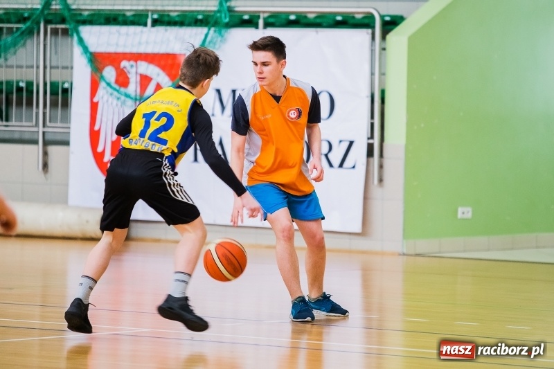 Zdjęcie w galerii na portalu naszraciborz.pl: Finały miejskie w koszykówce chłopców szkół podstawowych wiadomości z regionu