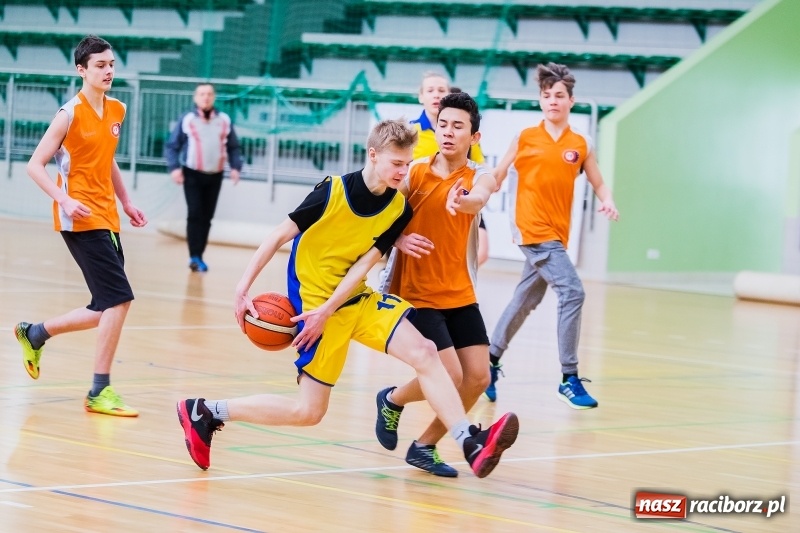 Zdjęcie w galerii na portalu naszraciborz.pl: Finały miejskie w koszykówce chłopców szkół podstawowych wiadomości z regionu