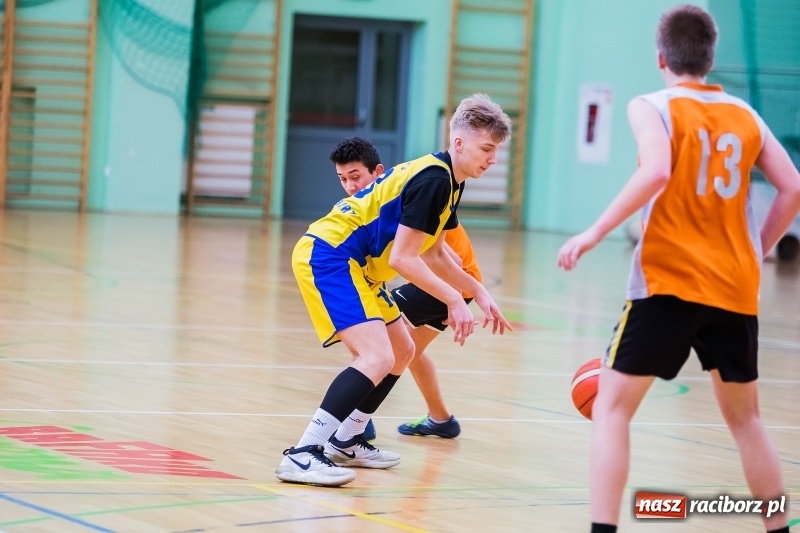 Zdjęcie w galerii na portalu naszraciborz.pl: Finały miejskie w koszykówce chłopców szkół podstawowych wiadomości z regionu