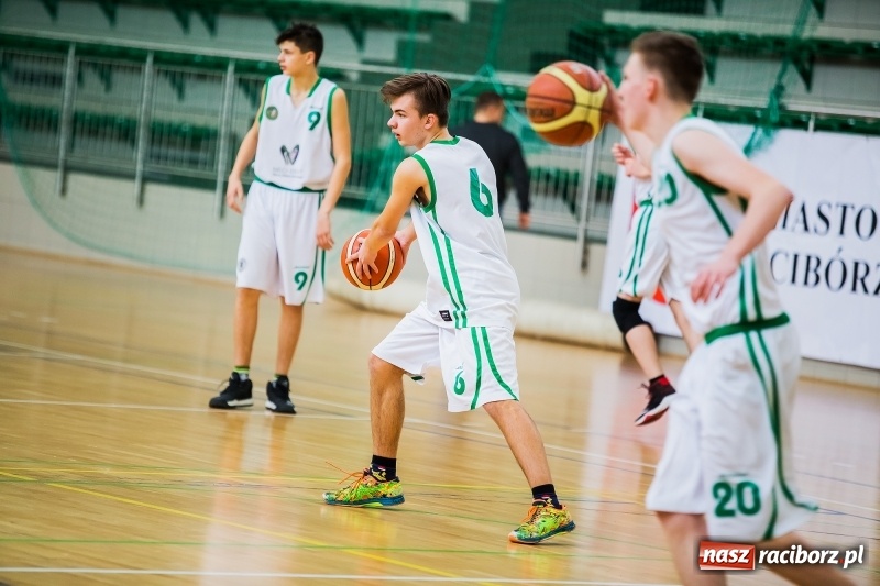 Zdjęcie w galerii na portalu naszraciborz.pl: Finały miejskie w koszykówce chłopców szkół podstawowych wiadomości z regionu